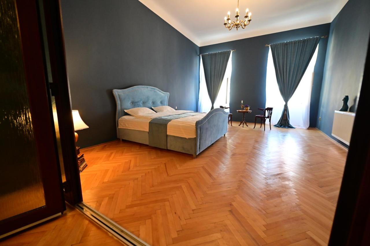 סיביו Lovely 2 Bedroom Apartment In Historic City Center מראה חיצוני תמונה